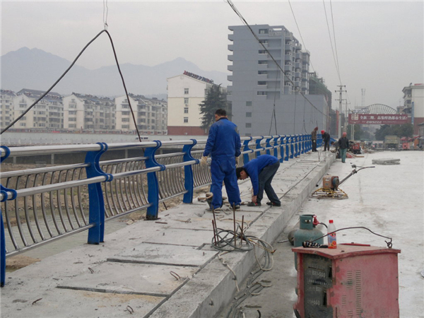 河北不锈钢复合管护栏常见问题及解决方案